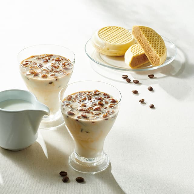 ドトールコーヒー　氷ｄｅアイスカフェ・オ・レ＆コーヒーアイスモナカセット