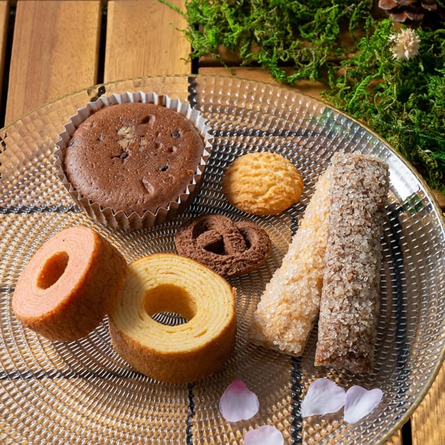 森の庭　森の焼き菓子　フラワーリース　７個入