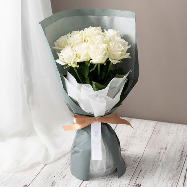 ホシファーム　届いた姿でそのまま飾れるスタンディング薔薇ブーケ　ピュア１２本
