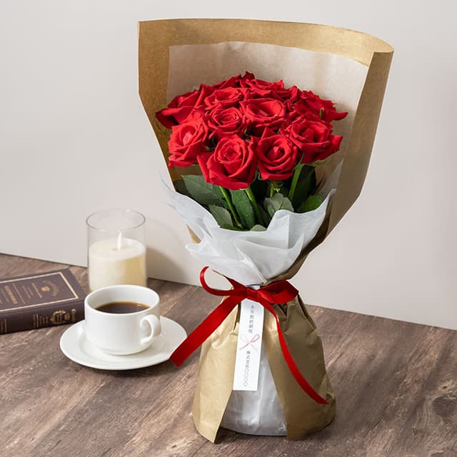 ホシファーム　届いた姿でそのまま飾れるスタンディング薔薇ブーケ　ルージュ１２本