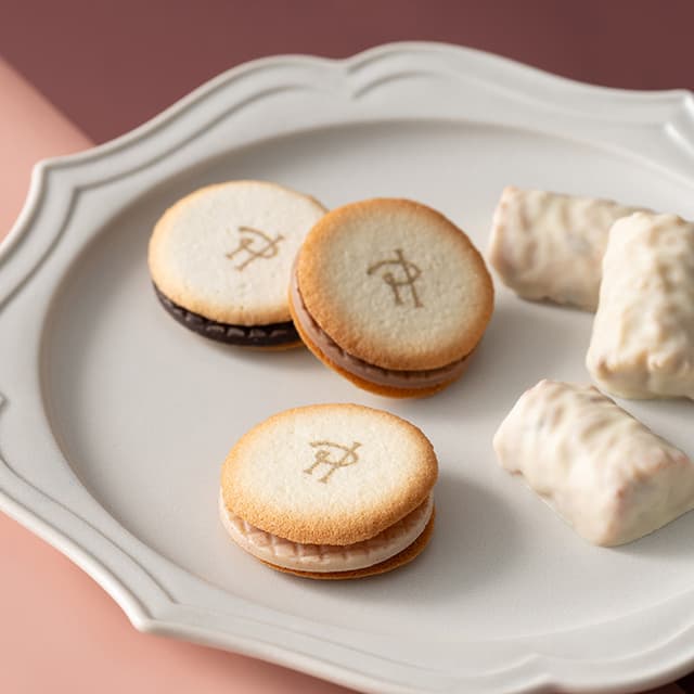 ピエール・エルメ・パリ　ラングドシャ＆クラクラック　６個